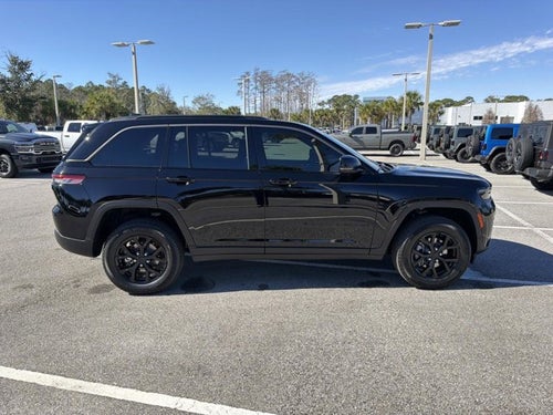 2026 Jeep Grand Cherokee Laredo Altitude