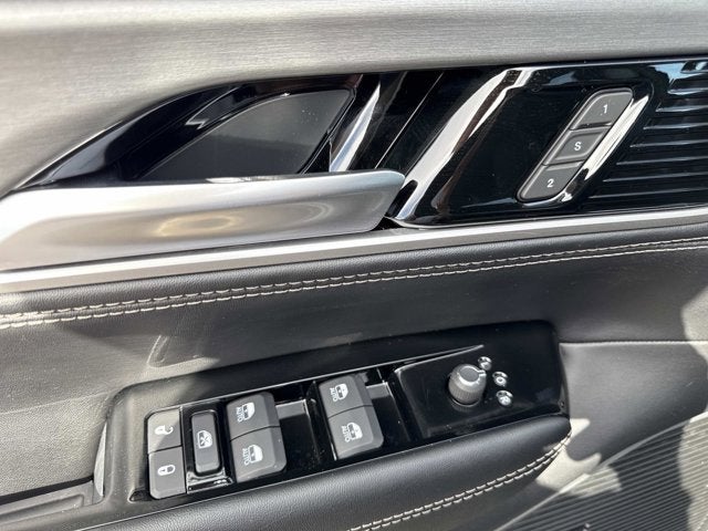 2026 Jeep Grand Wagoneer 4x2