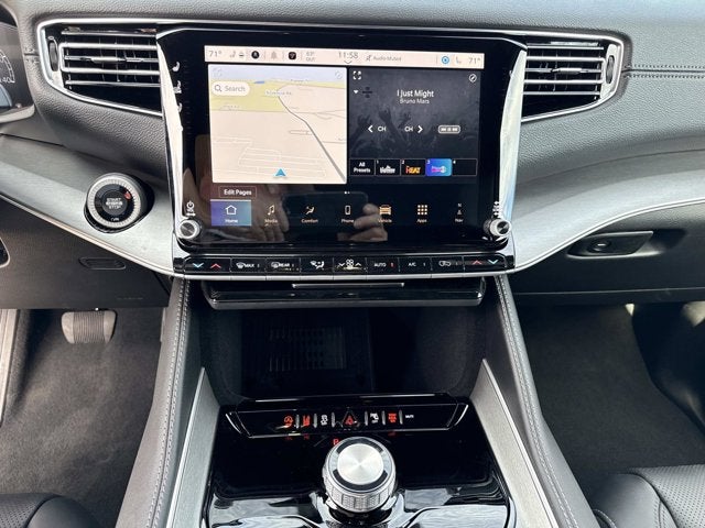 2026 Jeep Grand Wagoneer 4x2