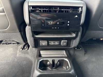 2026 Jeep Grand Wagoneer 4x2