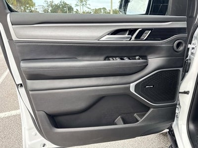 2026 Jeep Grand Wagoneer 4x2