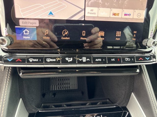 2026 Jeep Grand Wagoneer 4x2