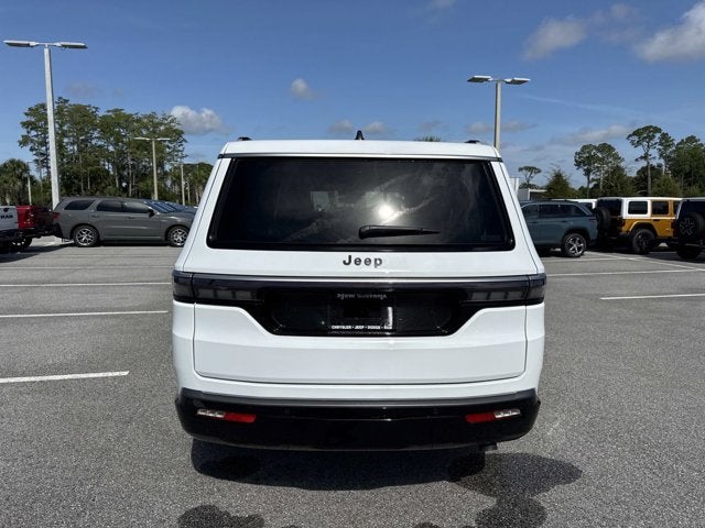 2026 Jeep Grand Wagoneer 4x2