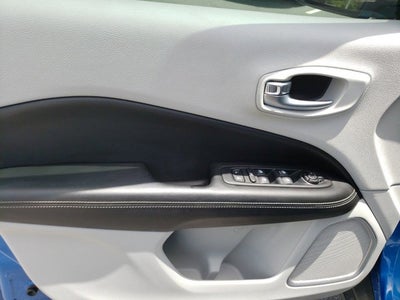 2018 Jeep Compass Latitude with Sun/Wheel Pkg