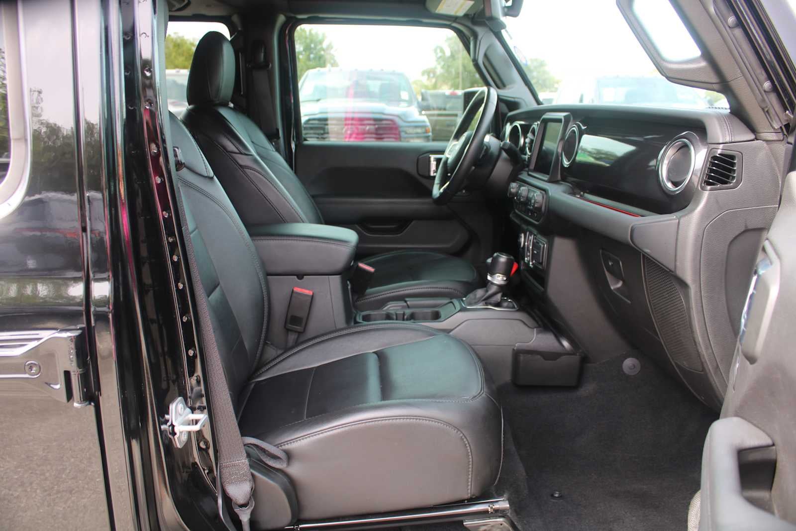2023 Jeep Wrangler Sahara Altitude