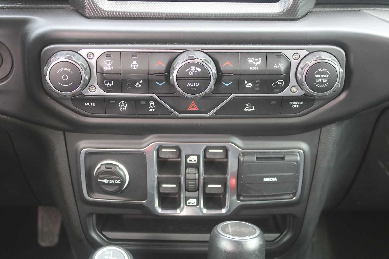 2023 Jeep Wrangler Sahara Altitude