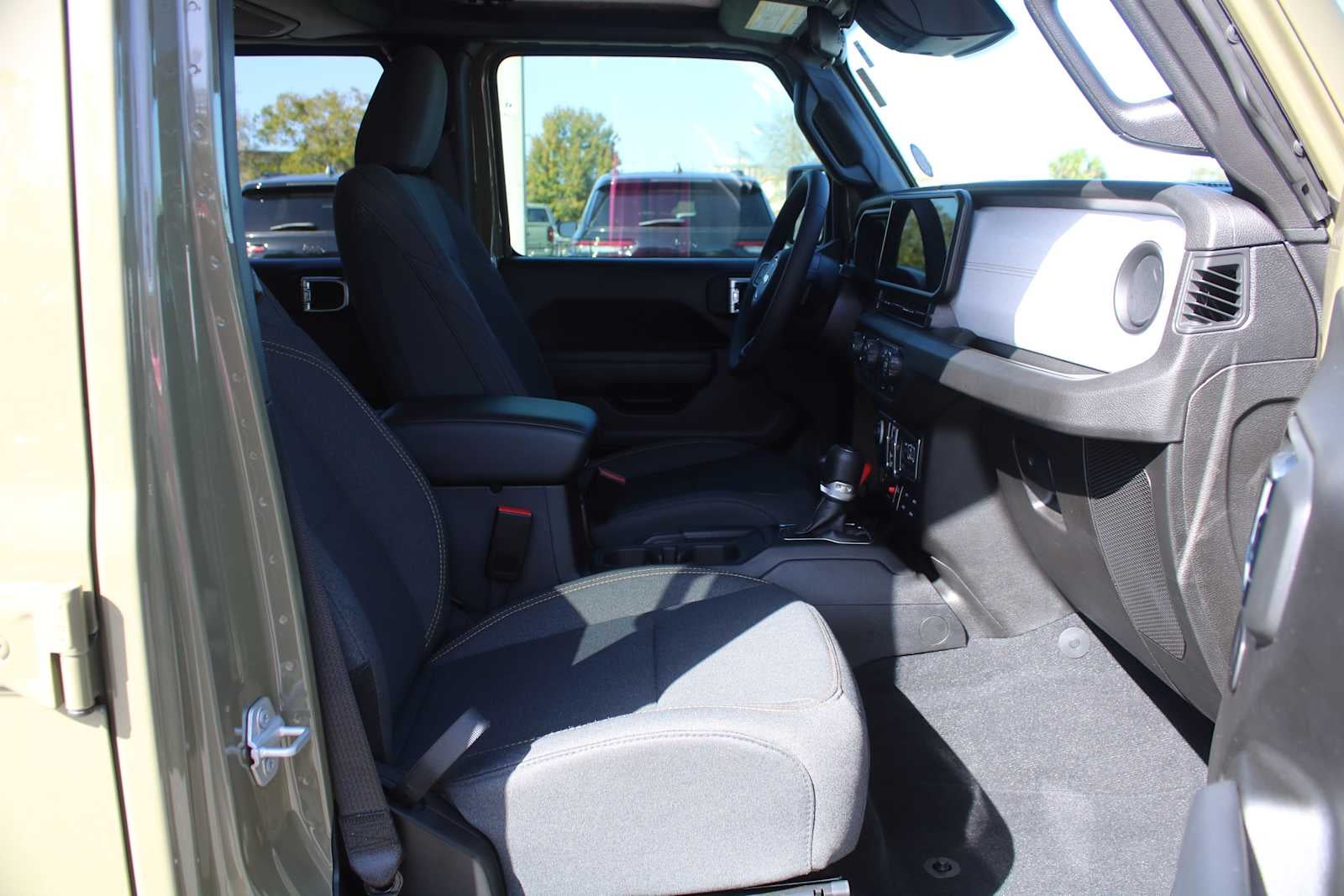 2025 Jeep Wrangler 4-Door Willys 4x4