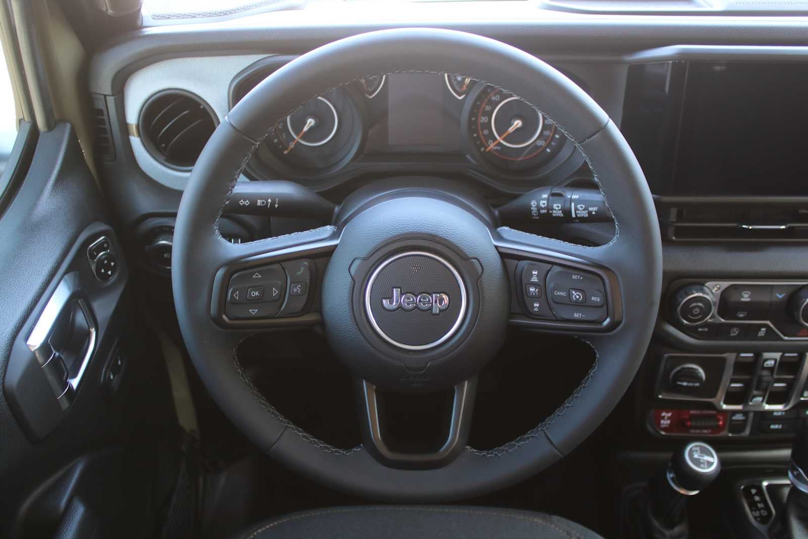 2025 Jeep Wrangler 4-Door Willys 4x4