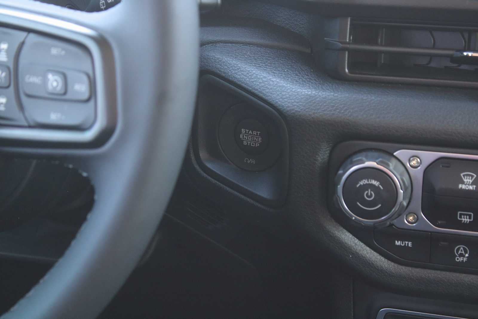 2025 Jeep Wrangler 4-Door Willys 4x4