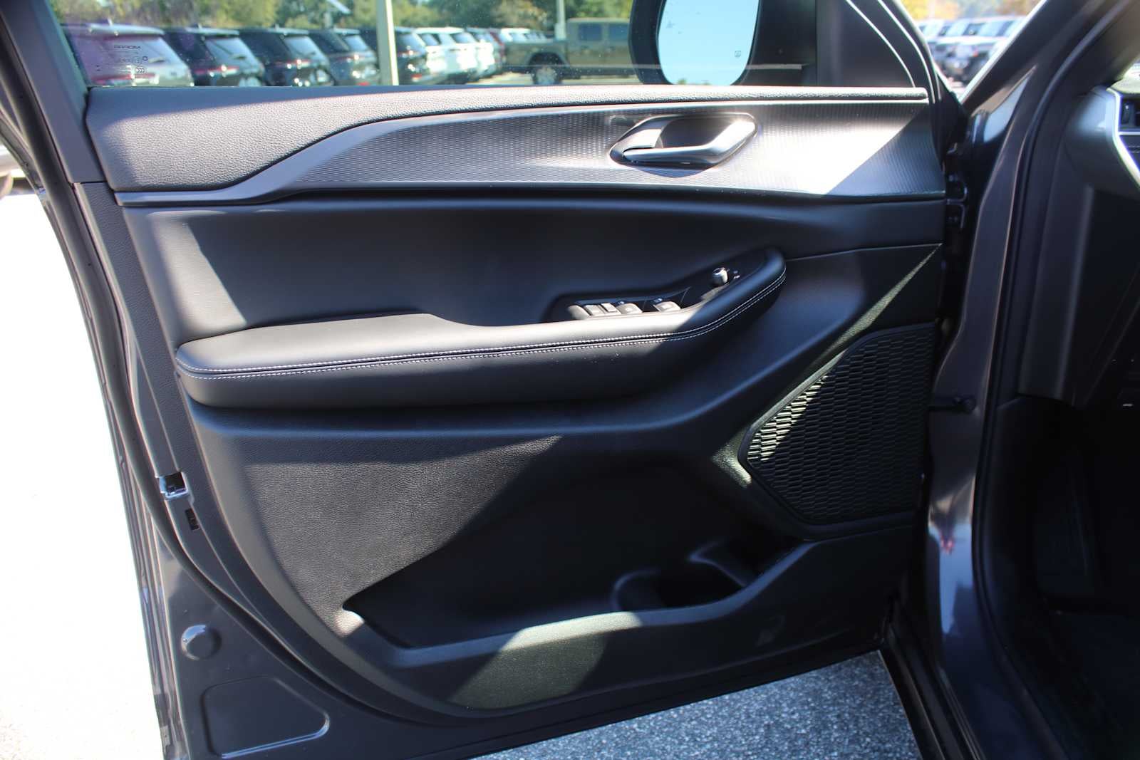 2025 Jeep Grand Cherokee GRAND CHEROKEE LAREDO X 4X2