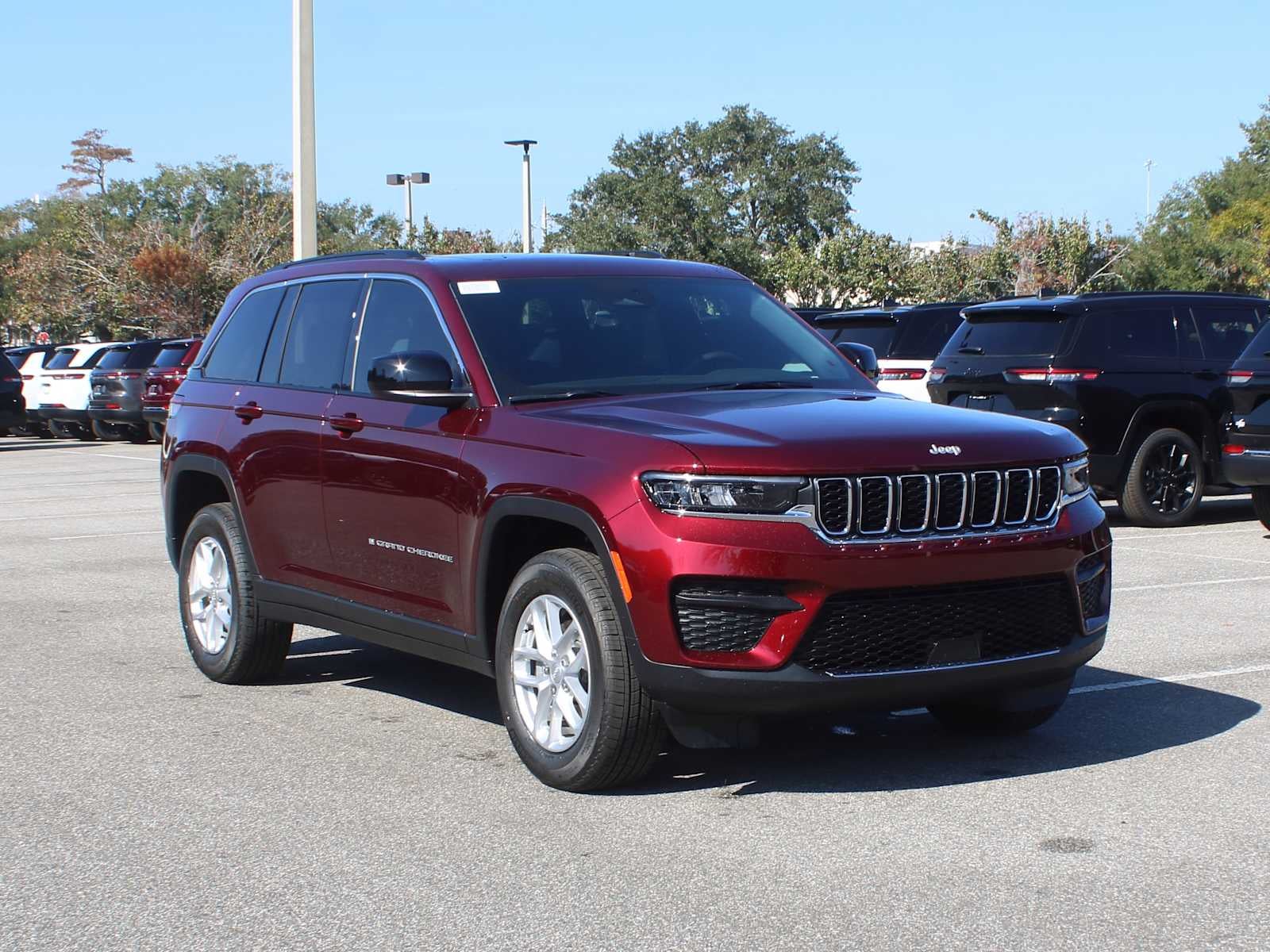 2025 Jeep Grand Cherokee GRAND CHEROKEE LAREDO X 4X2