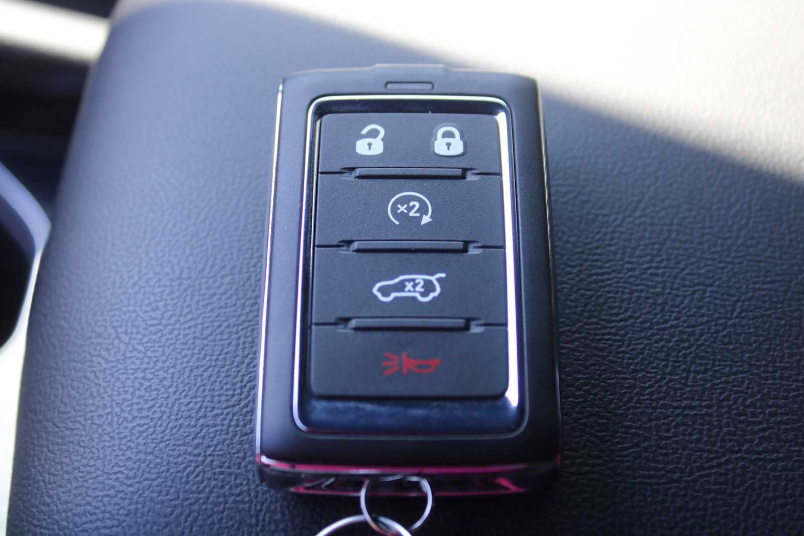 2025 Jeep Grand Cherokee GRAND CHEROKEE LAREDO X 4X2