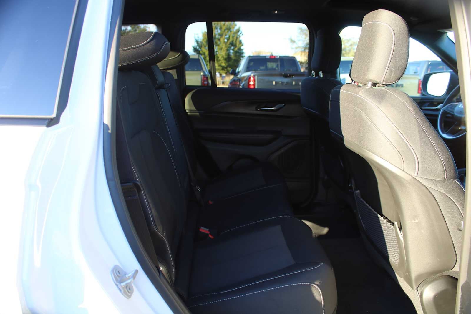 2025 Jeep Grand Cherokee Laredo X 4x2