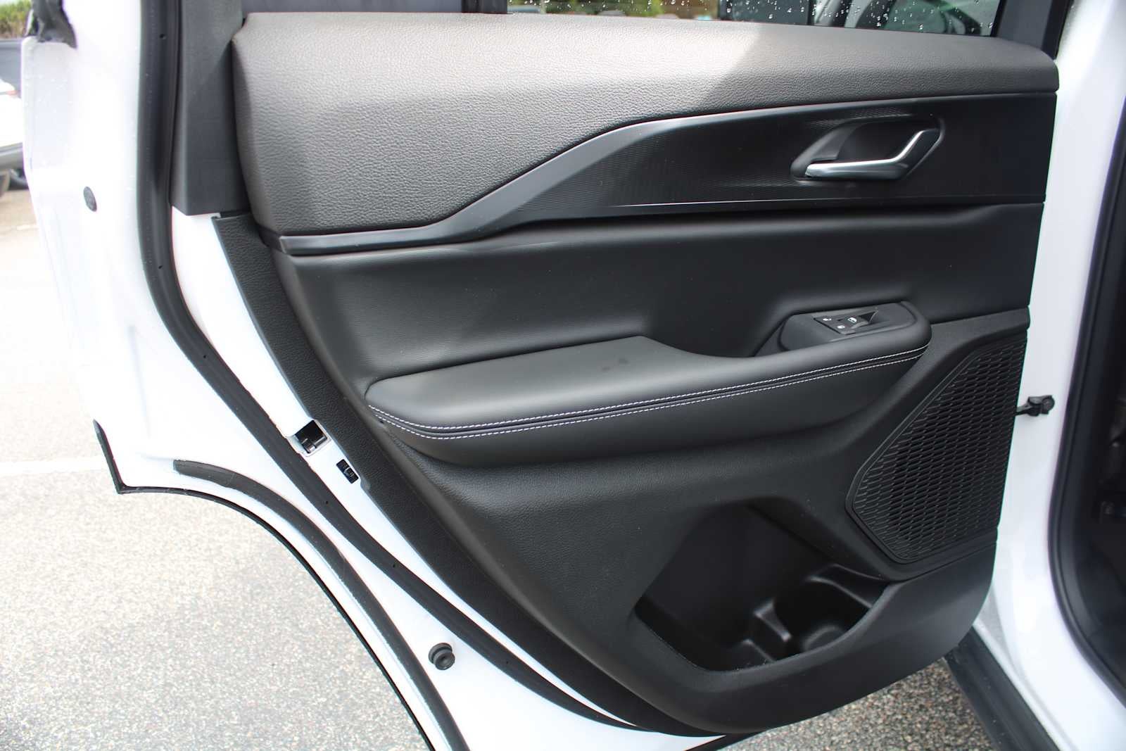 2025 Jeep Grand Cherokee GRAND CHEROKEE LAREDO X 4X2