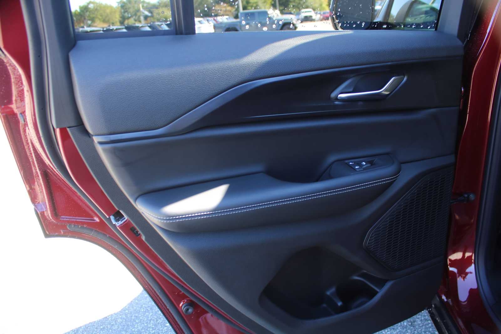 2025 Jeep Grand Cherokee GRAND CHEROKEE LAREDO X 4X2