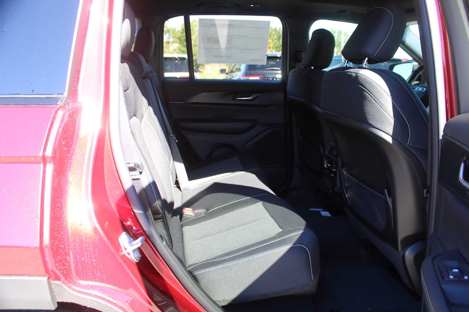 2025 Jeep Grand Cherokee GRAND CHEROKEE LAREDO X 4X2