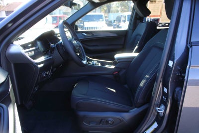 2025 Jeep Grand Cherokee Laredo X 4x2