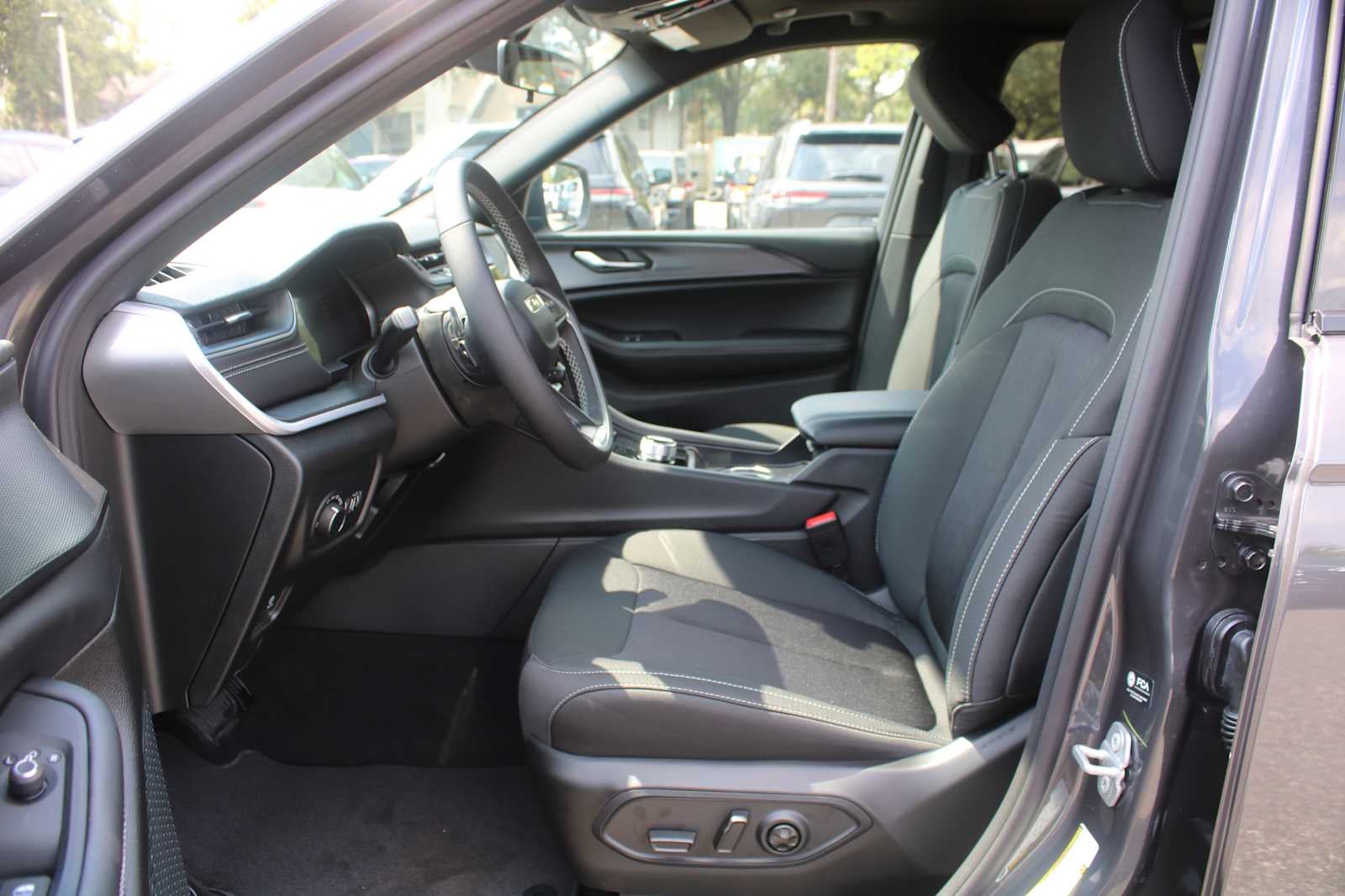 2026 Jeep Grand Cherokee Laredo X