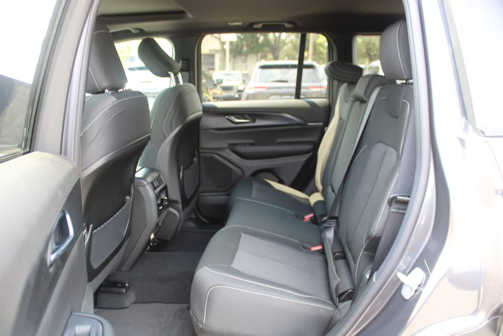 2026 Jeep Grand Cherokee Laredo X