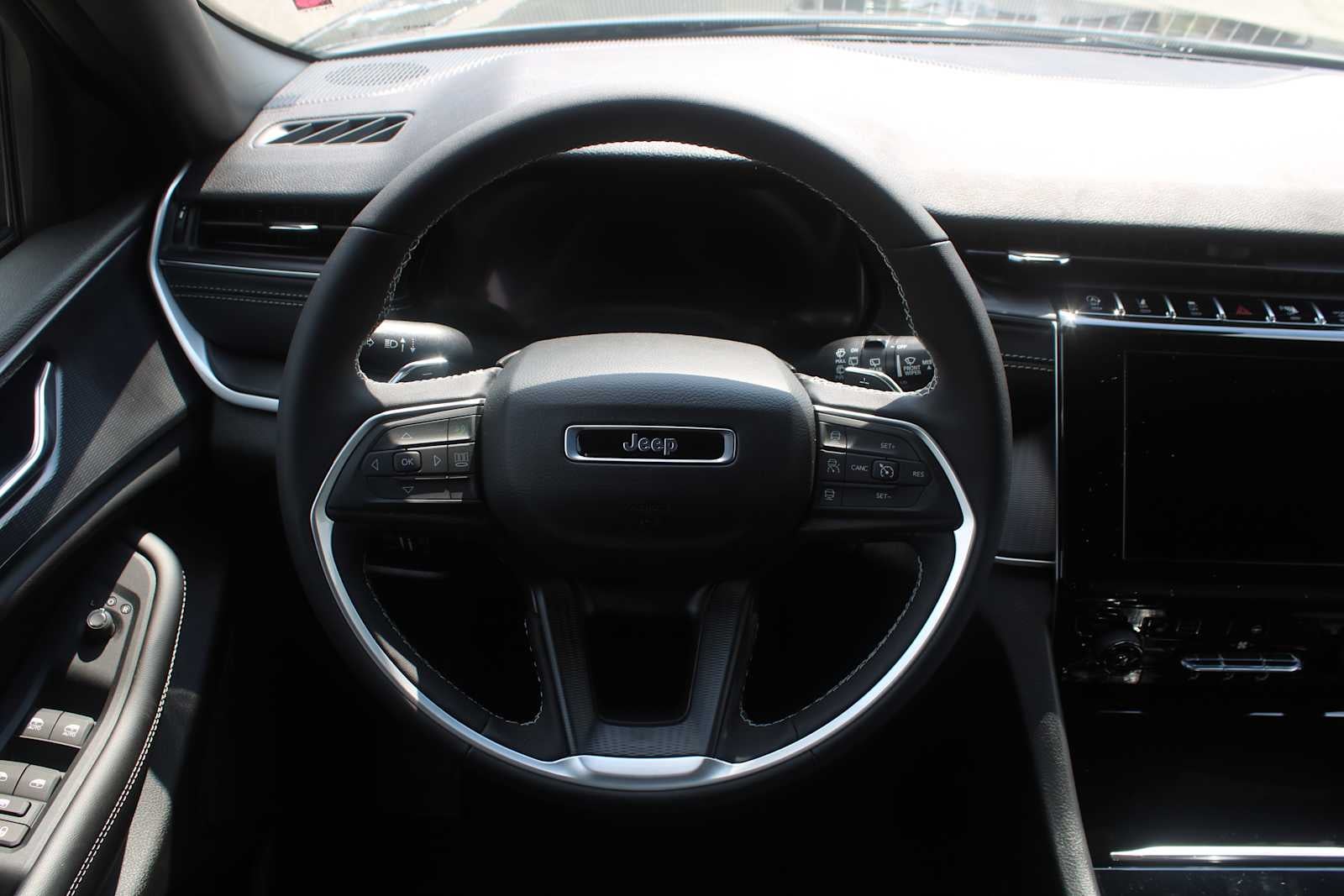 2026 Jeep Grand Cherokee Laredo X