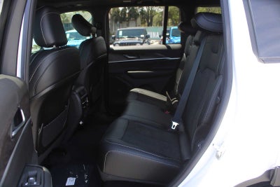 2026 Jeep Grand Cherokee Laredo Altitude