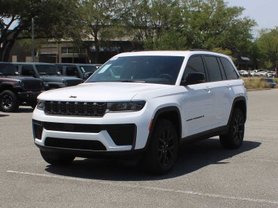 2026 Jeep Grand Cherokee Laredo Altitude