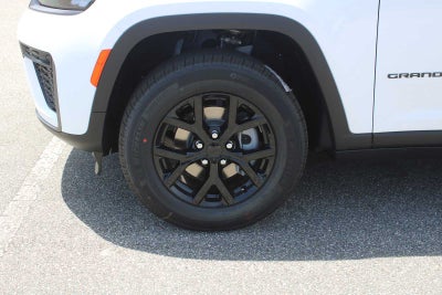 2026 Jeep Grand Cherokee Laredo Altitude