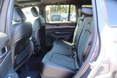 2026 Jeep Grand Cherokee Laredo Altitude