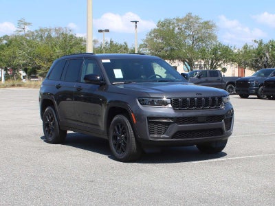 2026 Jeep Grand Cherokee Laredo Altitude