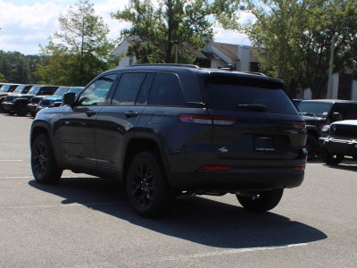 2026 Jeep Grand Cherokee Laredo Altitude
