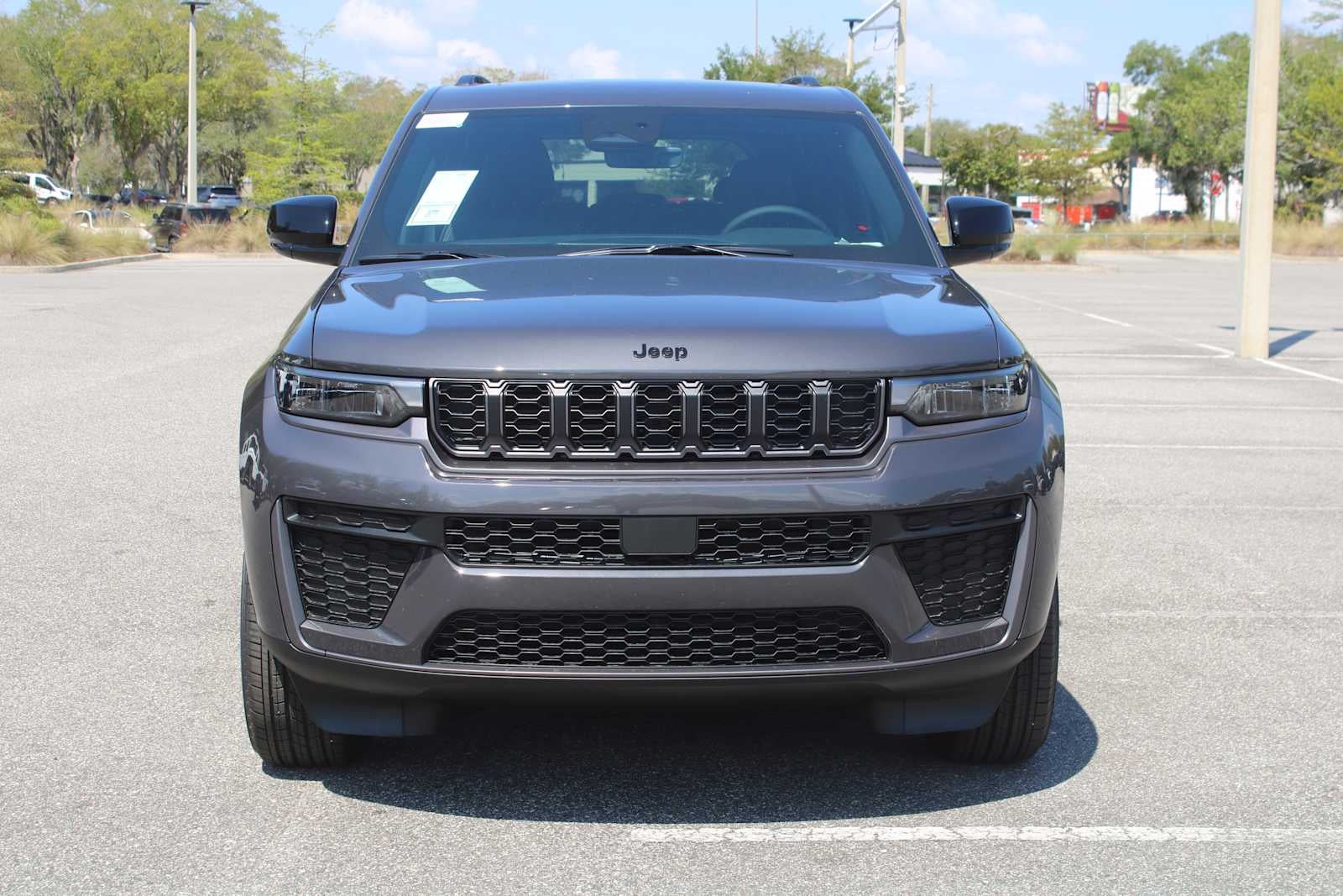 2026 Jeep Grand Cherokee Laredo Altitude