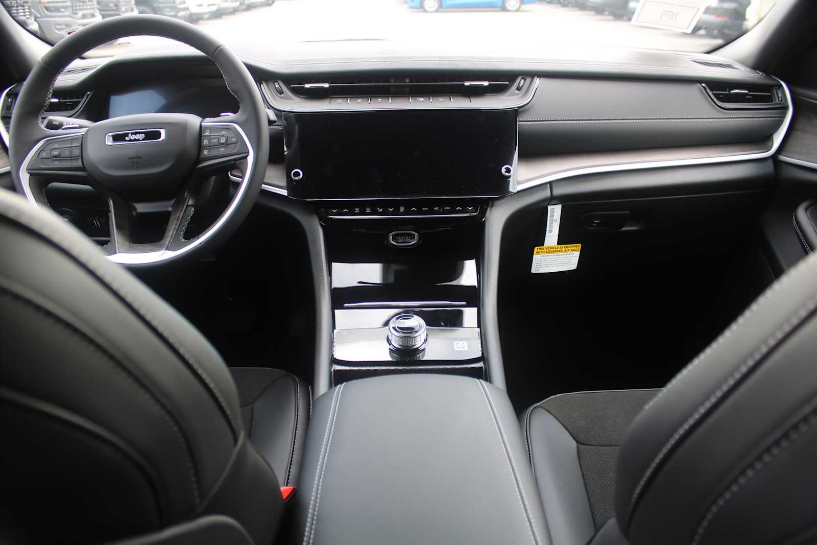 2026 Jeep Grand Cherokee Laredo Altitude