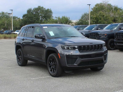 2026 Jeep Grand Cherokee Laredo Altitude