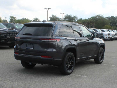 2026 Jeep Grand Cherokee Laredo Altitude