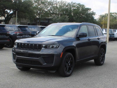 2026 Jeep Grand Cherokee Laredo Altitude