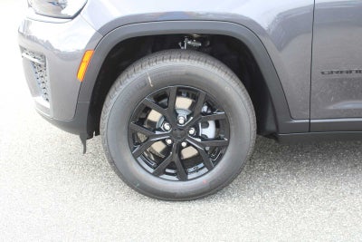2026 Jeep Grand Cherokee Laredo Altitude