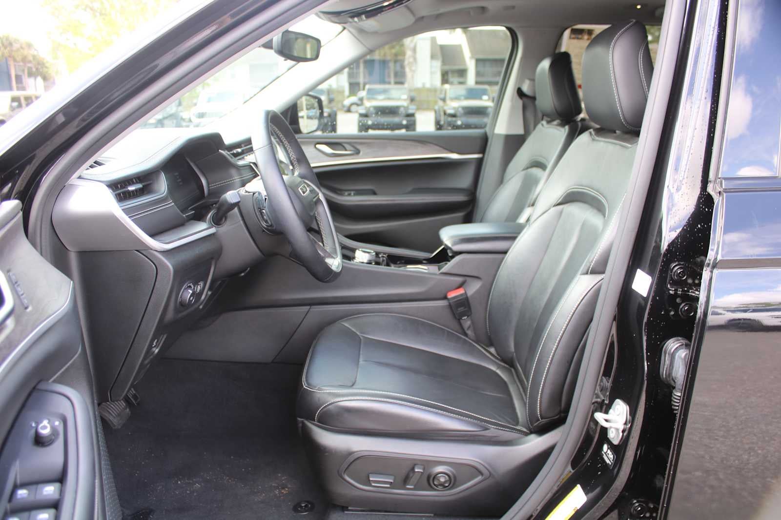 2022 Jeep Grand Cherokee Limited 4x2