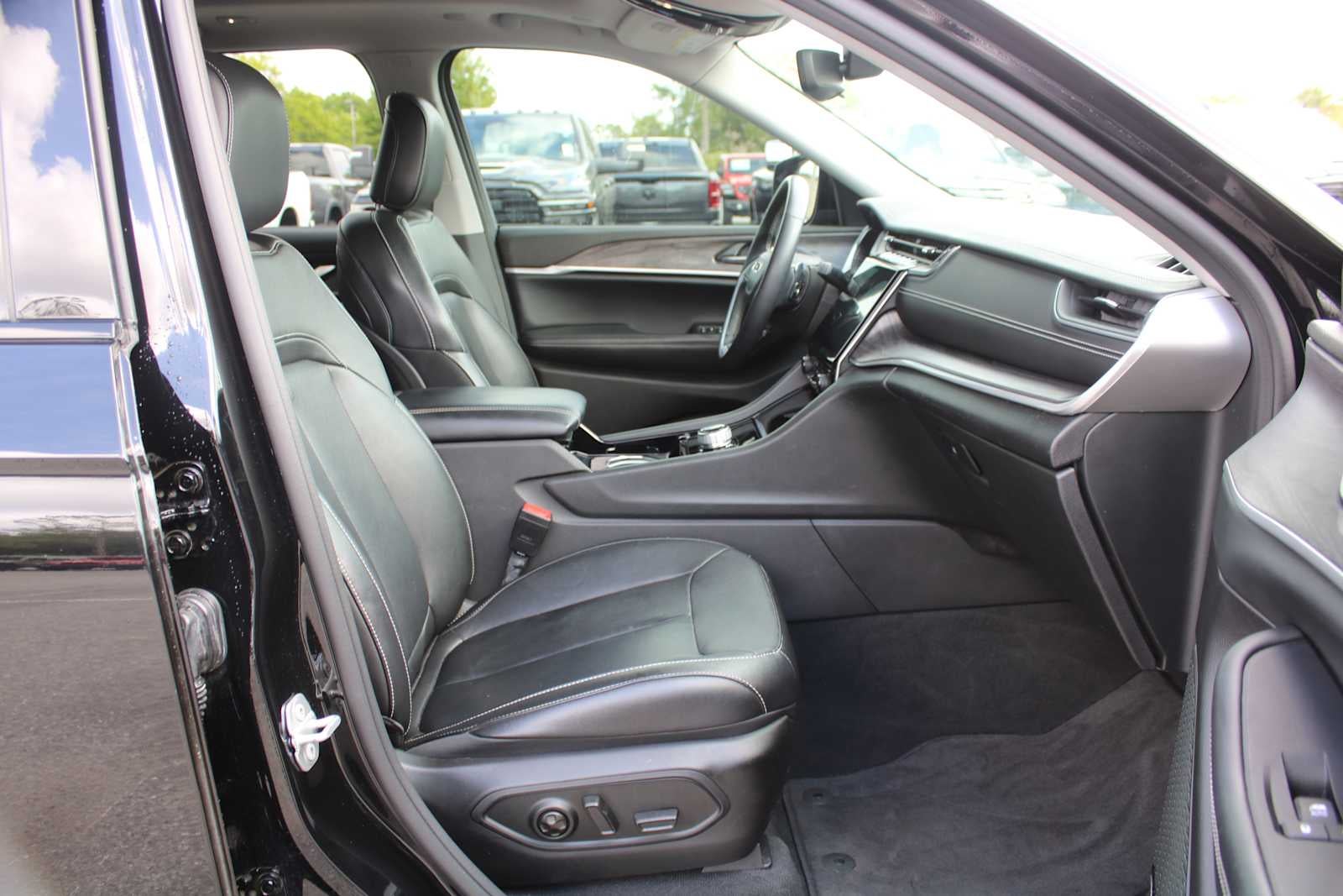 2022 Jeep Grand Cherokee Limited 4x2