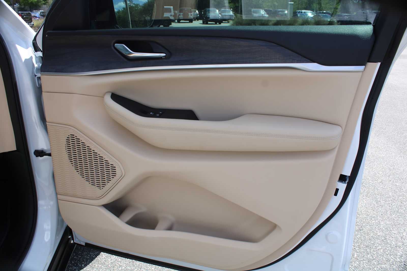 2025 Jeep Grand Cherokee Limited 4x2