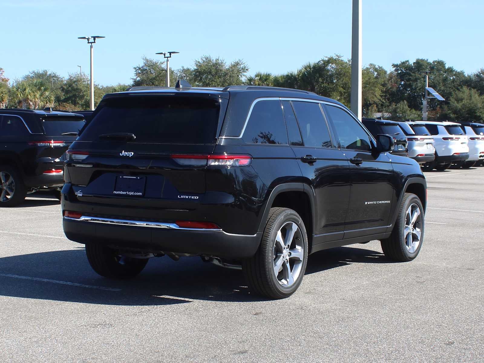 2025 Jeep Grand Cherokee GRAND CHEROKEE LIMITED 4X2