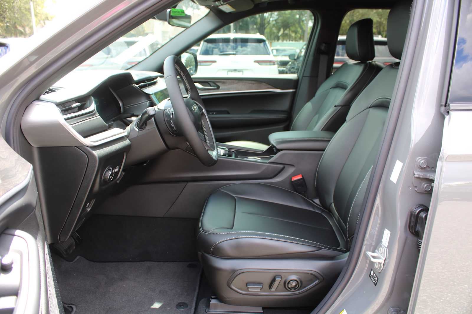 2027 Jeep Grand Cherokee Limited