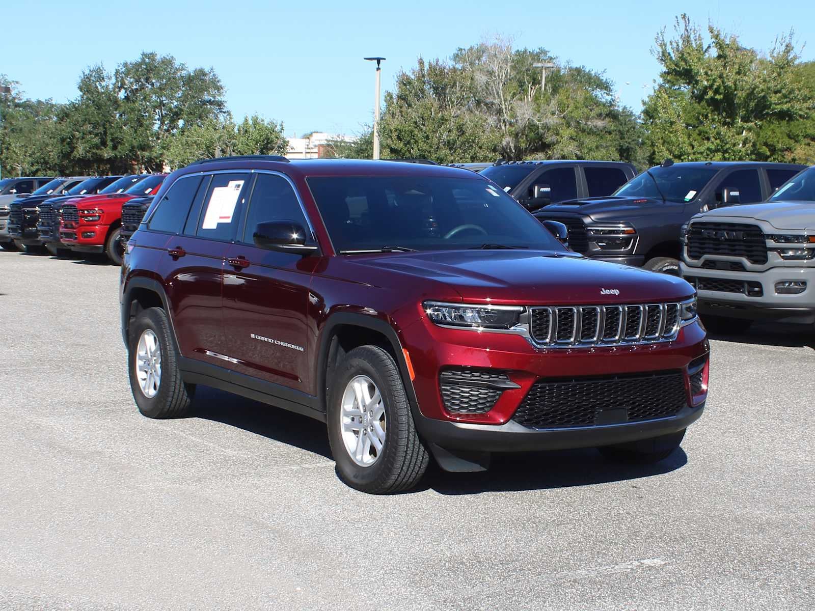 2024 Jeep Grand Cherokee Laredo