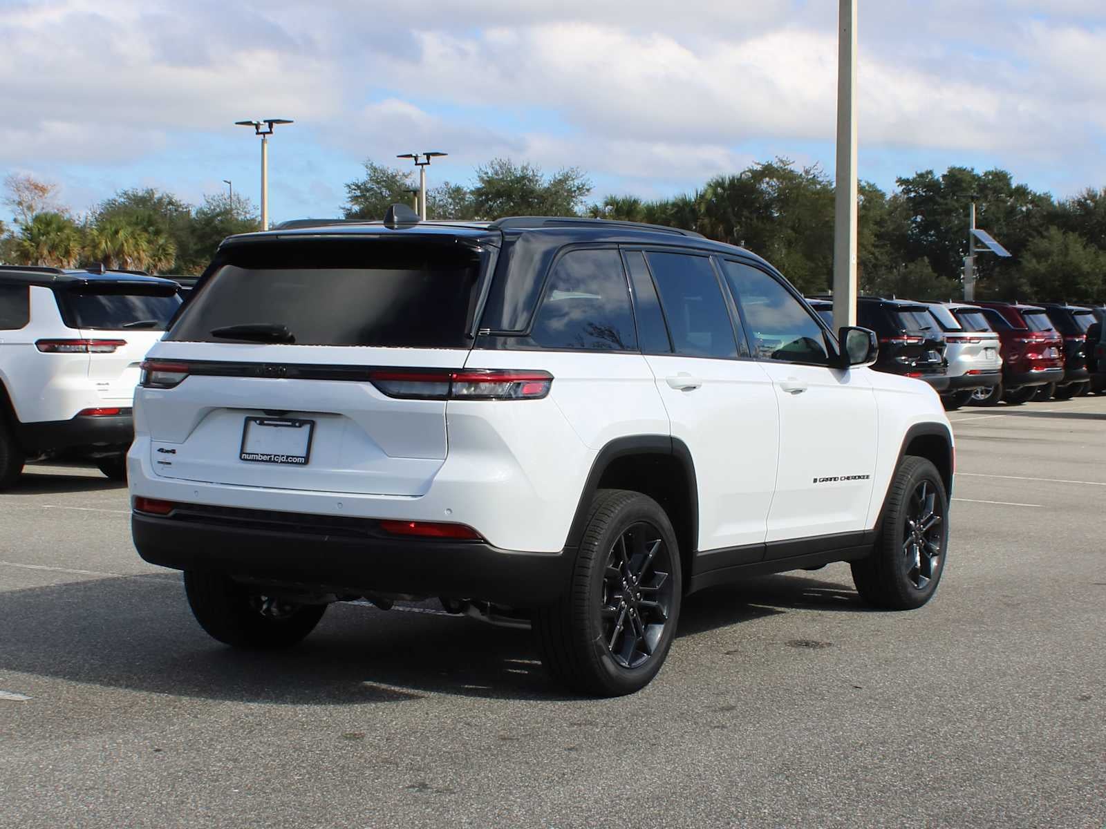 2025 Jeep Grand Cherokee GRAND CHEROKEE LIMITED 4X4