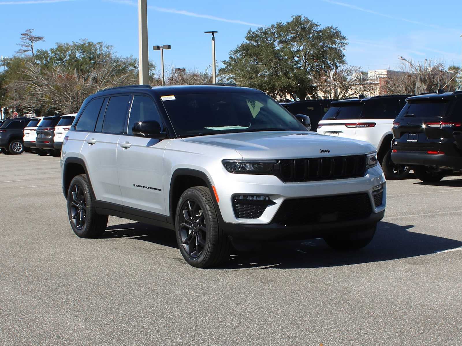 2025 Jeep Grand Cherokee GRAND CHEROKEE LIMITED 4X4