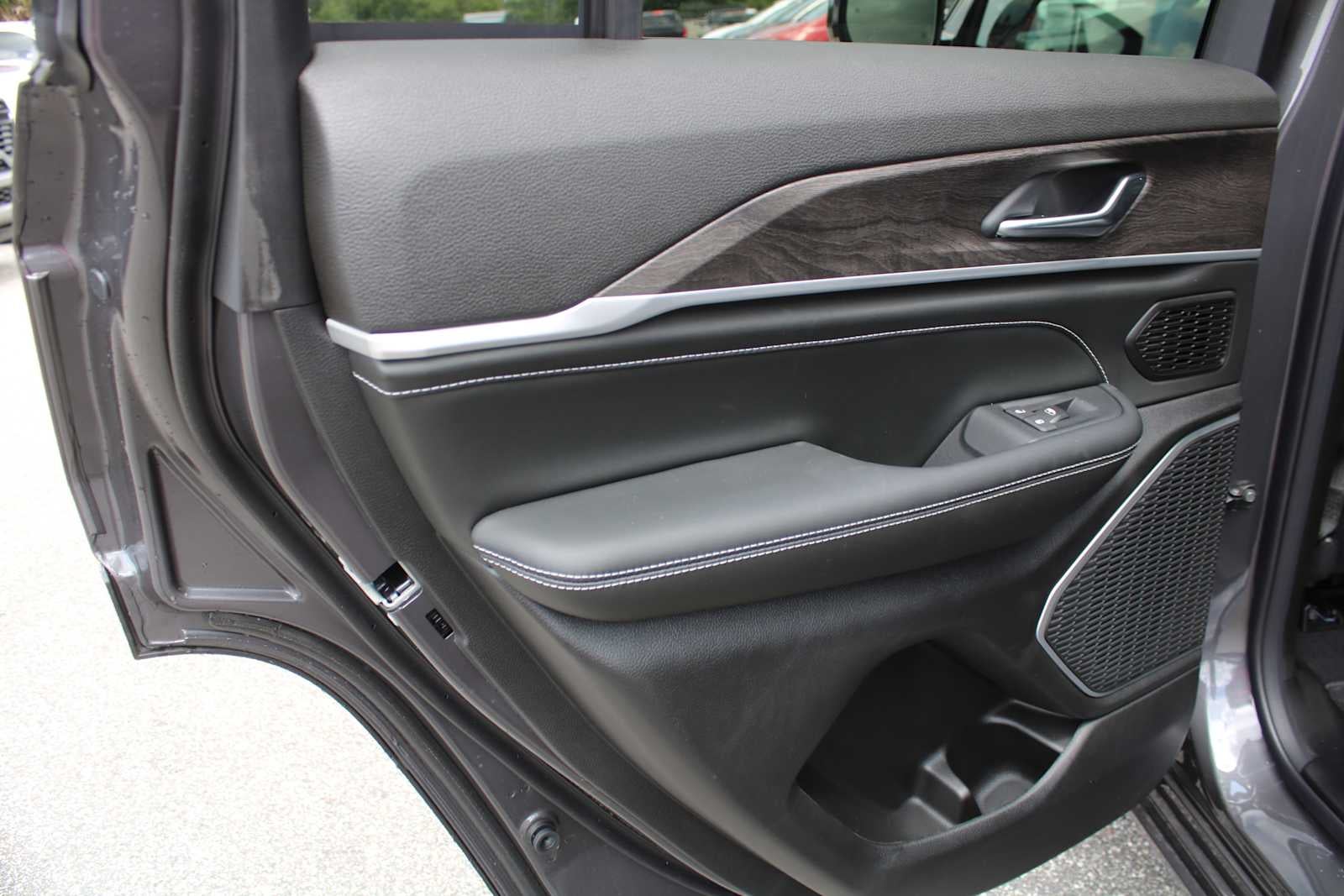 2026 Jeep Grand Cherokee Limited Reserve