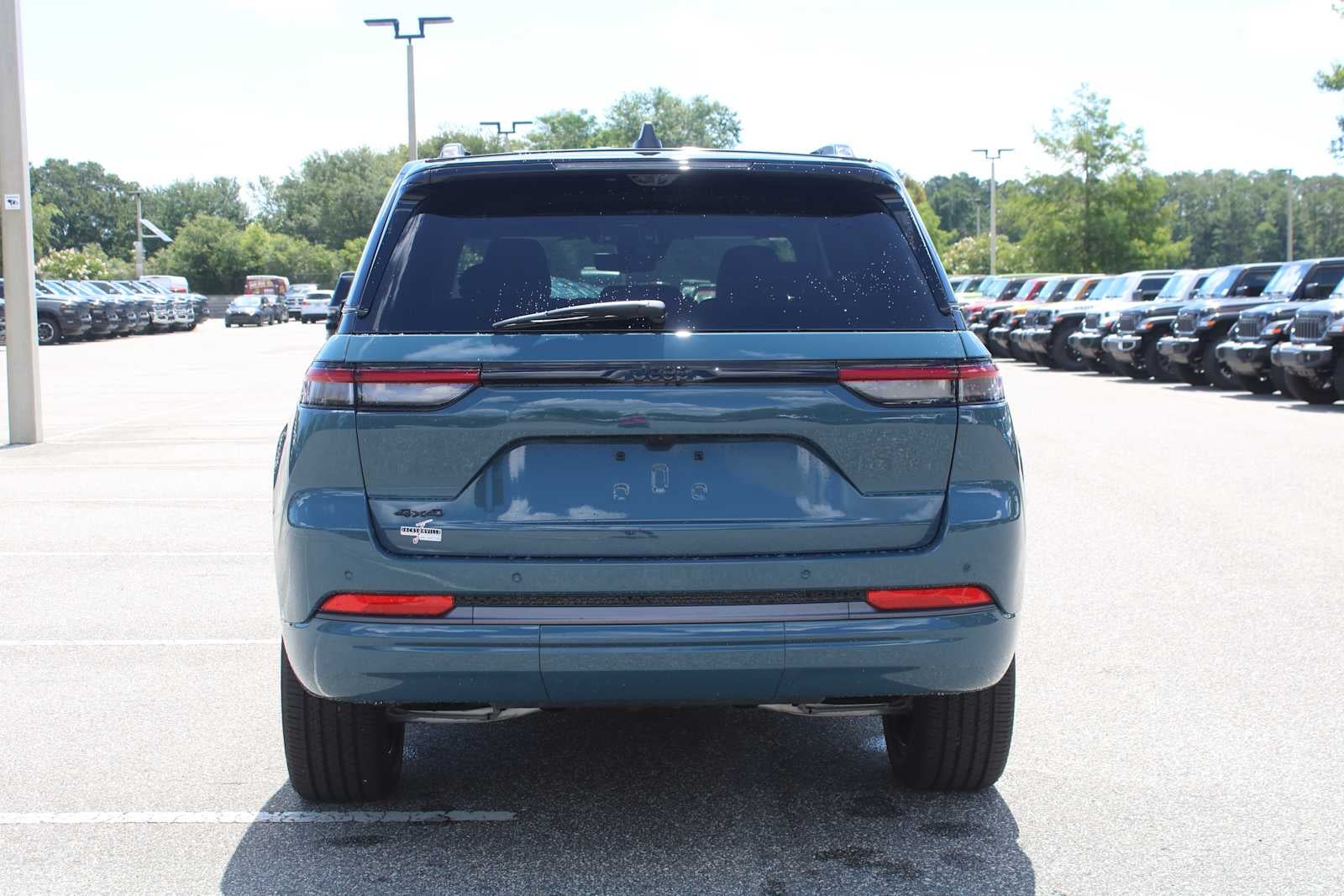 2026 Jeep Grand Cherokee Limited Reserve