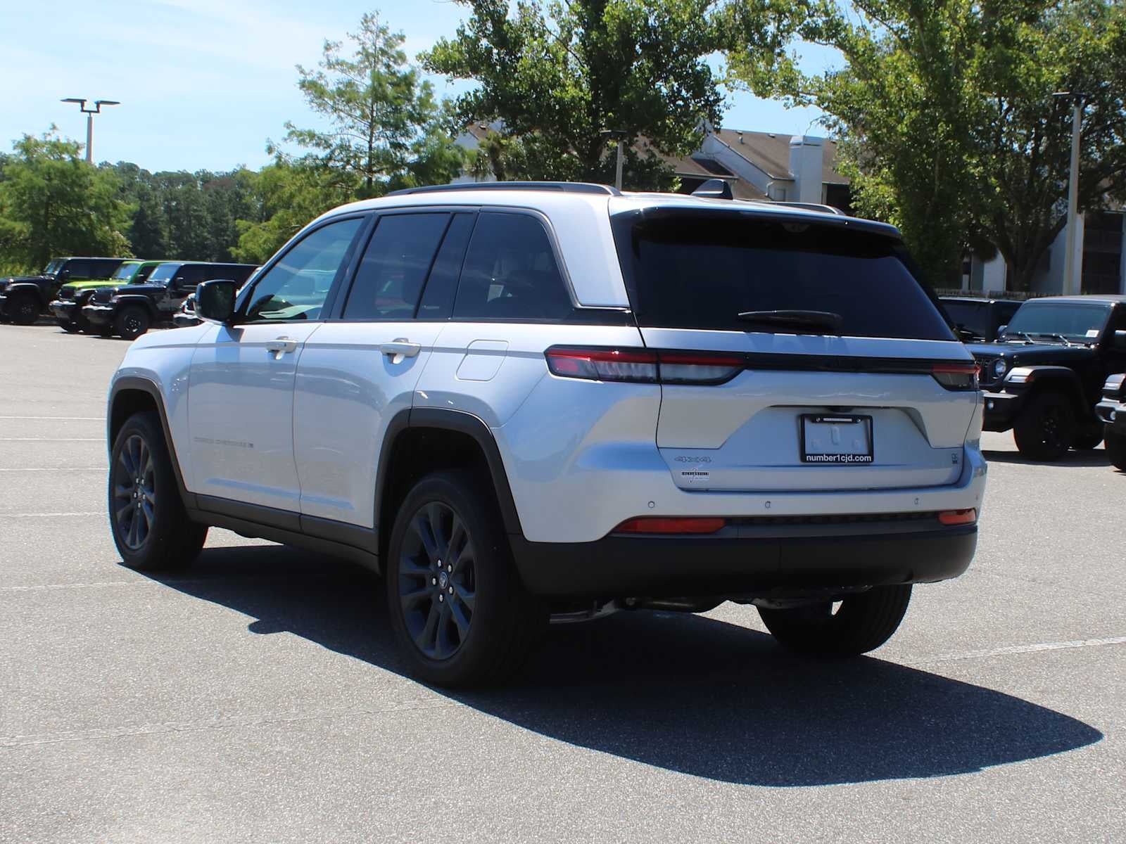 2026 Jeep Grand Cherokee 85th Anniversary Edition