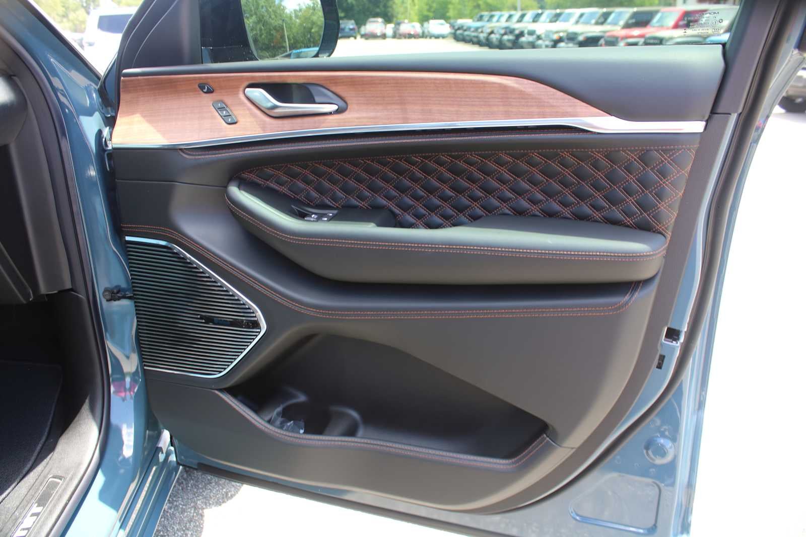 2026 Jeep Grand Cherokee Summit