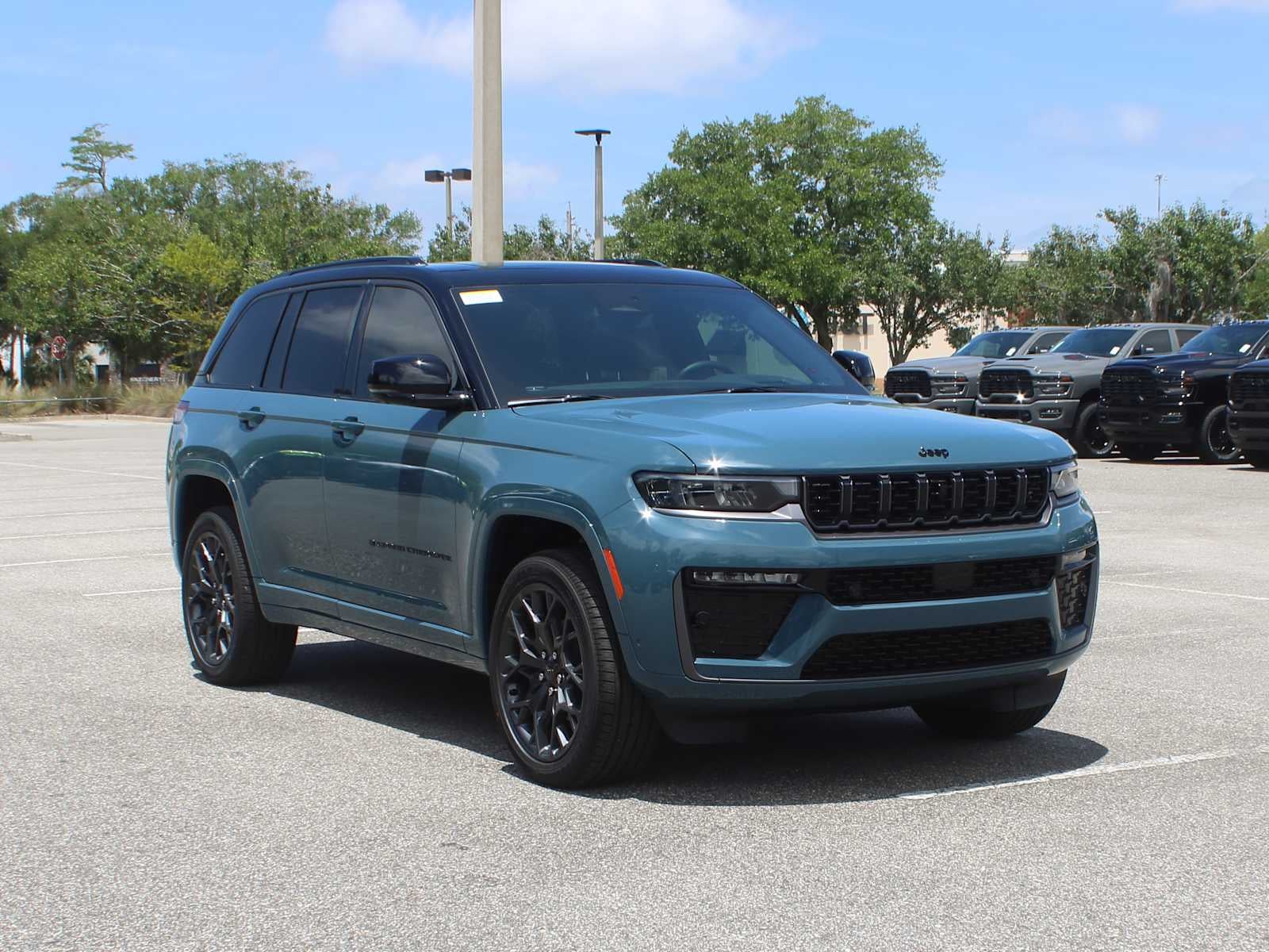 2026 Jeep Grand Cherokee Summit