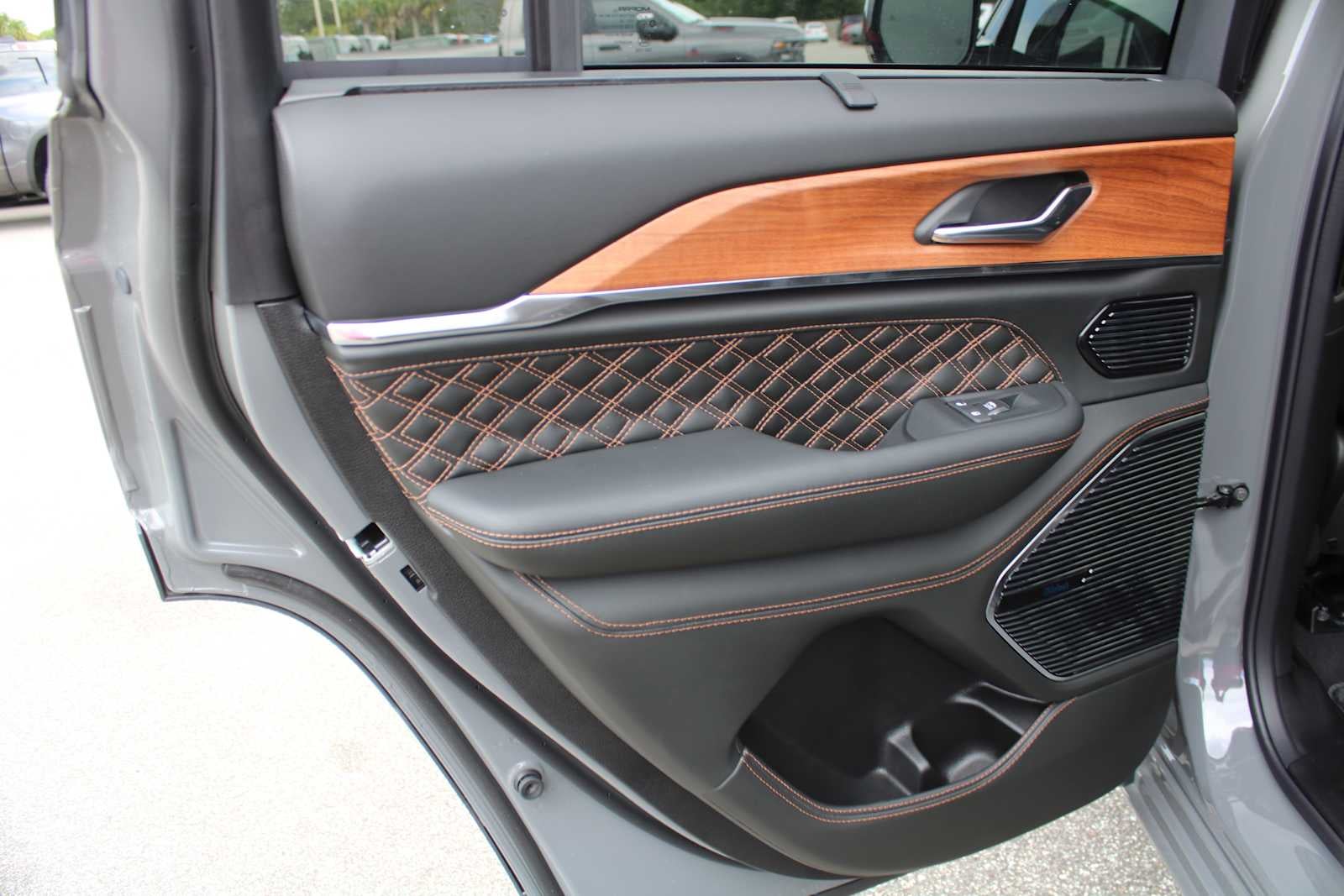 2027 Jeep Grand Cherokee Summit